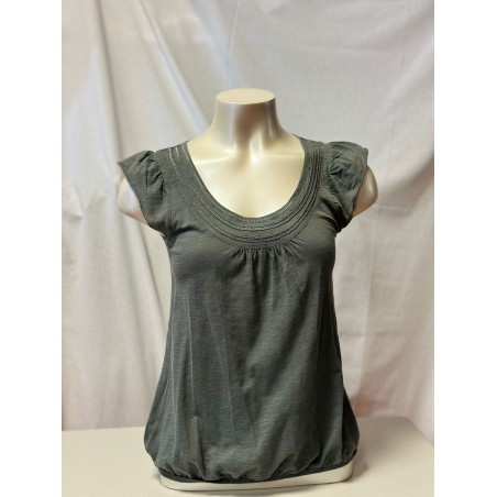 t-shirt décolleté gris